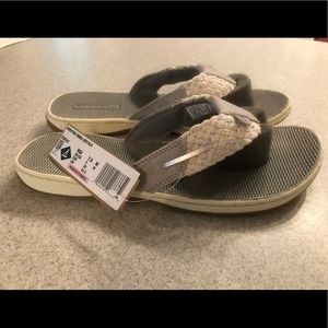 Sperry flip flops